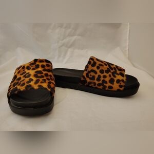 AEROSOLES Women's Size 7 Animal Print Slides with Black Sole